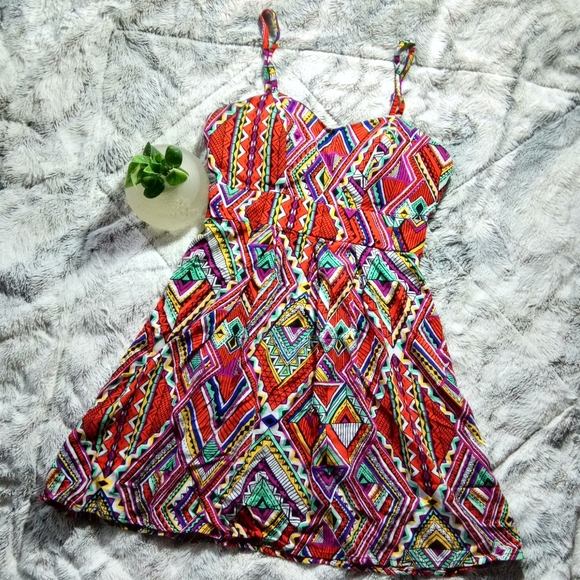 Material Girl Aztec Geometric Cut Out Tunic Top XS - Picture 7 of 7